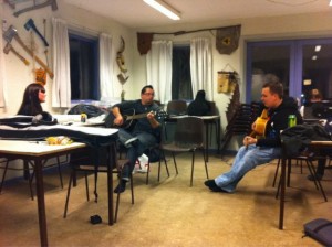 Hygge med Stormtropperne i en spejderhytte